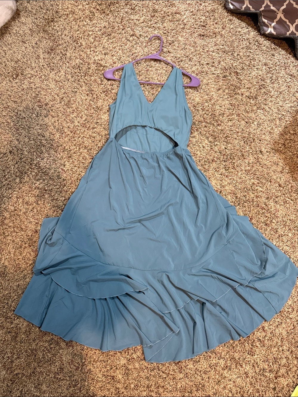 HALARA- Breezeful V-neck cut-out Midi dress - Picture 3 of 4